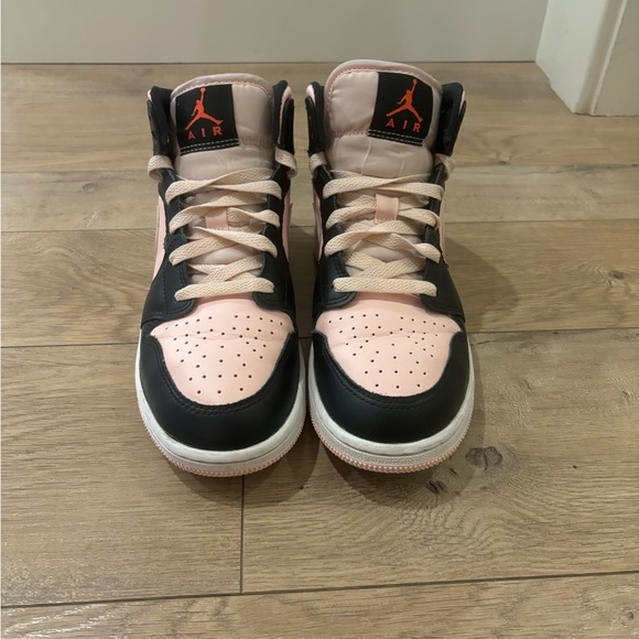 Nike Air Jordan 1 pink and black - Picture 5 of 5